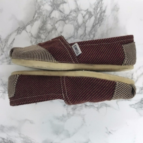 TOMS Shoes - TOMS Women’s Shoes Maroon Striped Corduroy Size 6